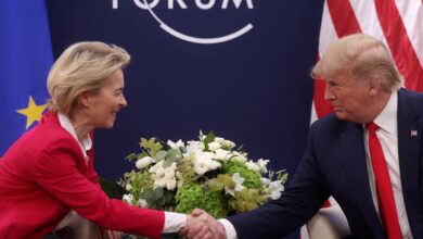 ترامپ و اورسلا فون _ اطلس دیپلماسی