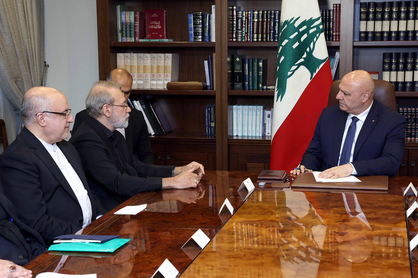 دیدار لاریجانی و جوزف عون