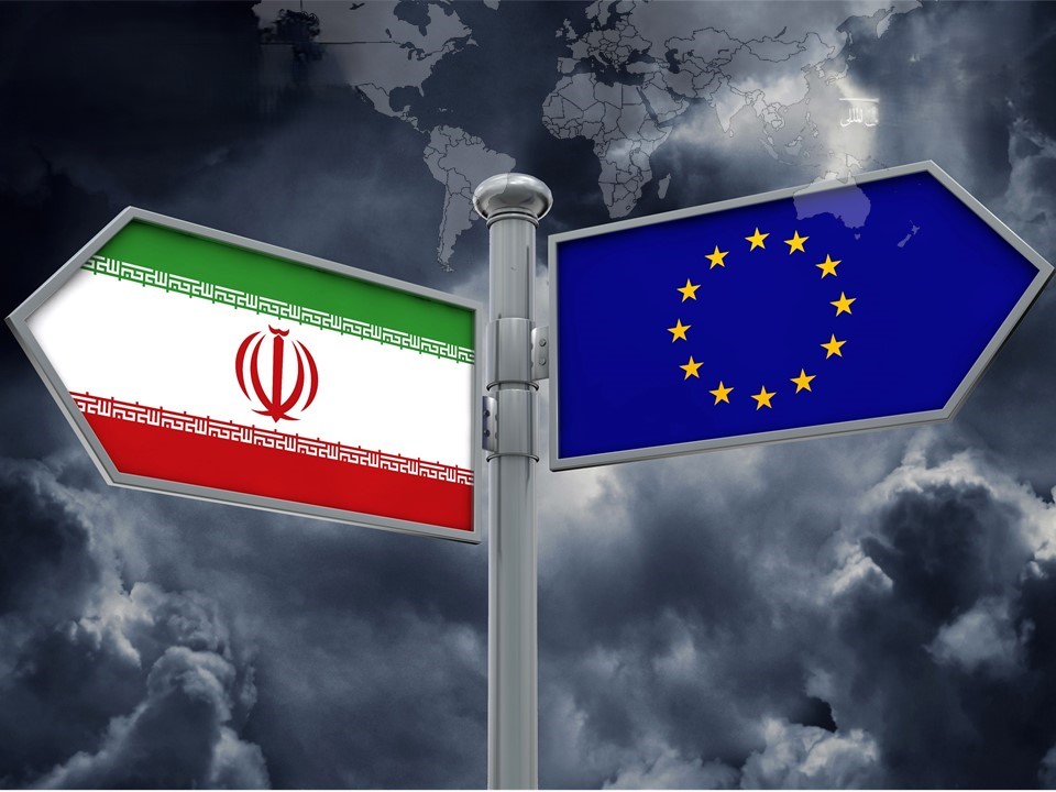 پرچم اتحادیه اروپا و ایران _ اطلس دیپلماسی