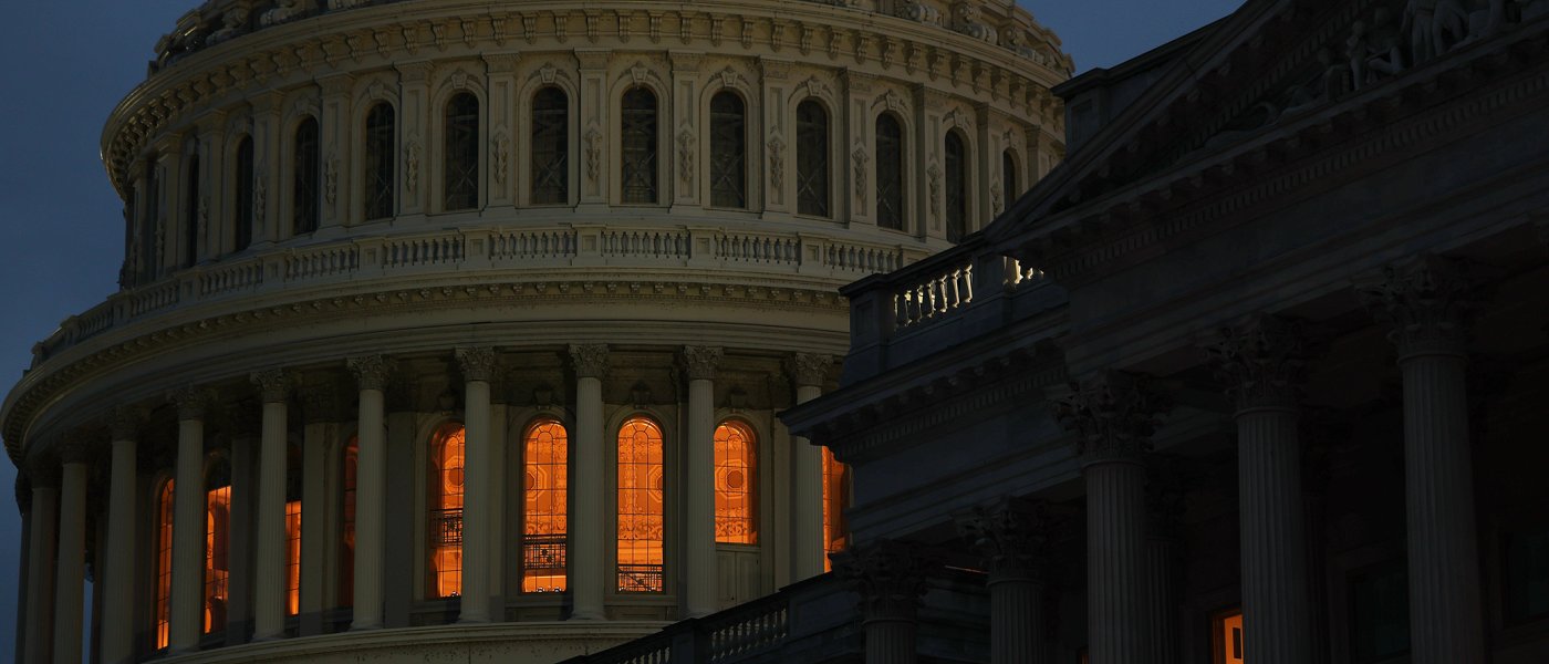 نمای کاخ سفید در شب _ اطلس دیپلماسی