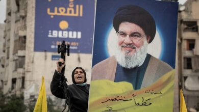 عکس حسن نصرالله و شیرزن لبنانی _ اطلس دیپلماسی