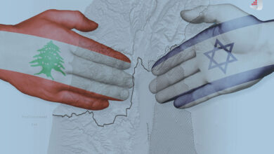 دو دست یکی پرچم اسرائیل و دیگری لبنان _ اطلس دیپلماسی