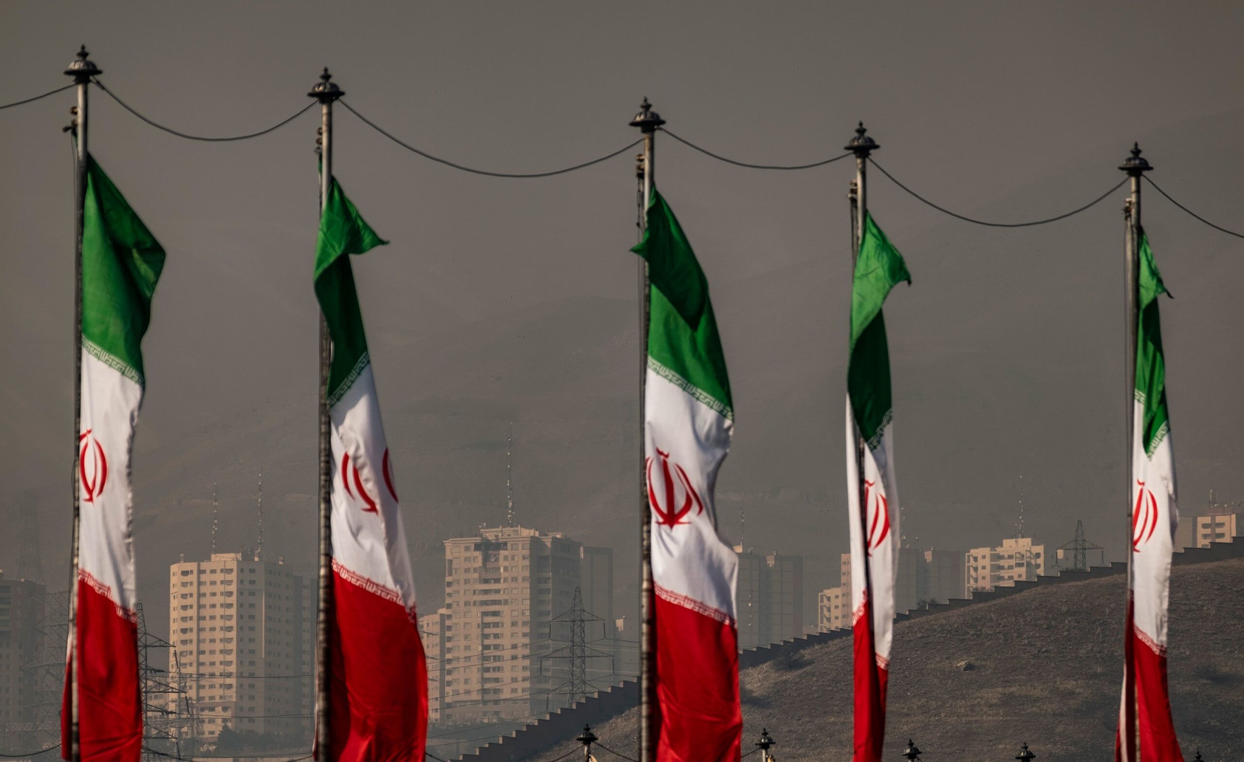 تصویری از پرچم های ایران _ اطلس دیپلماسی