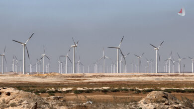تصویری از توربین های بادی در صحرا _ اطلس دیپلماسی