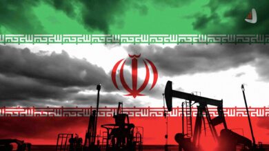 پرچم ایران و چاه‌های نفت