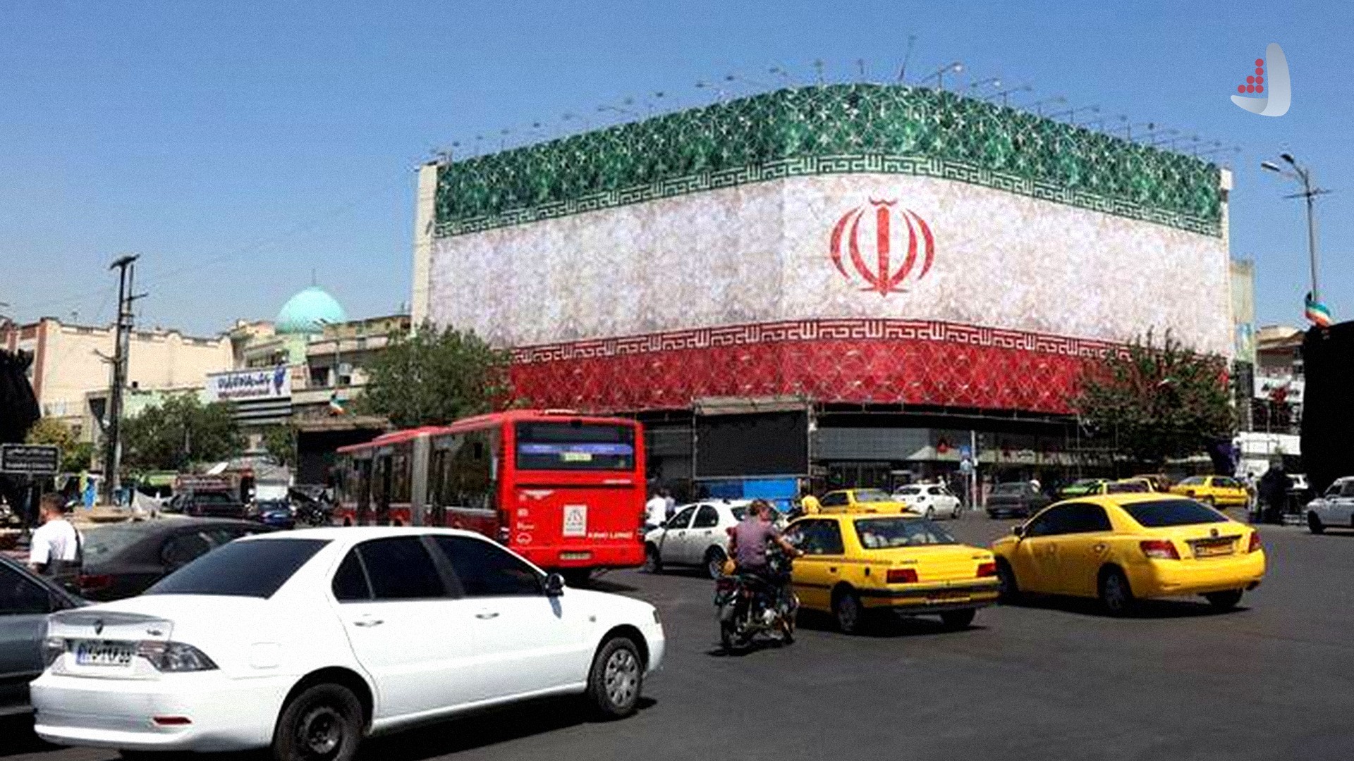 دیوار نگاره‌ پرچم ایران در تهران