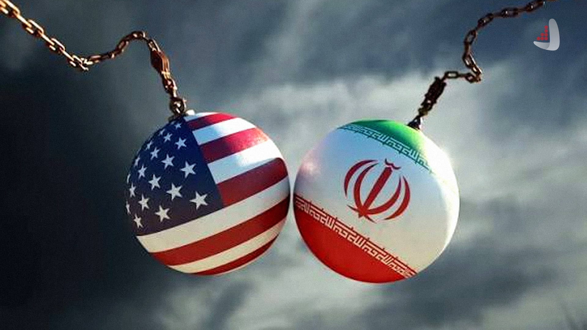 گوی‌های فلزی با پرچم آمریکا و ایران