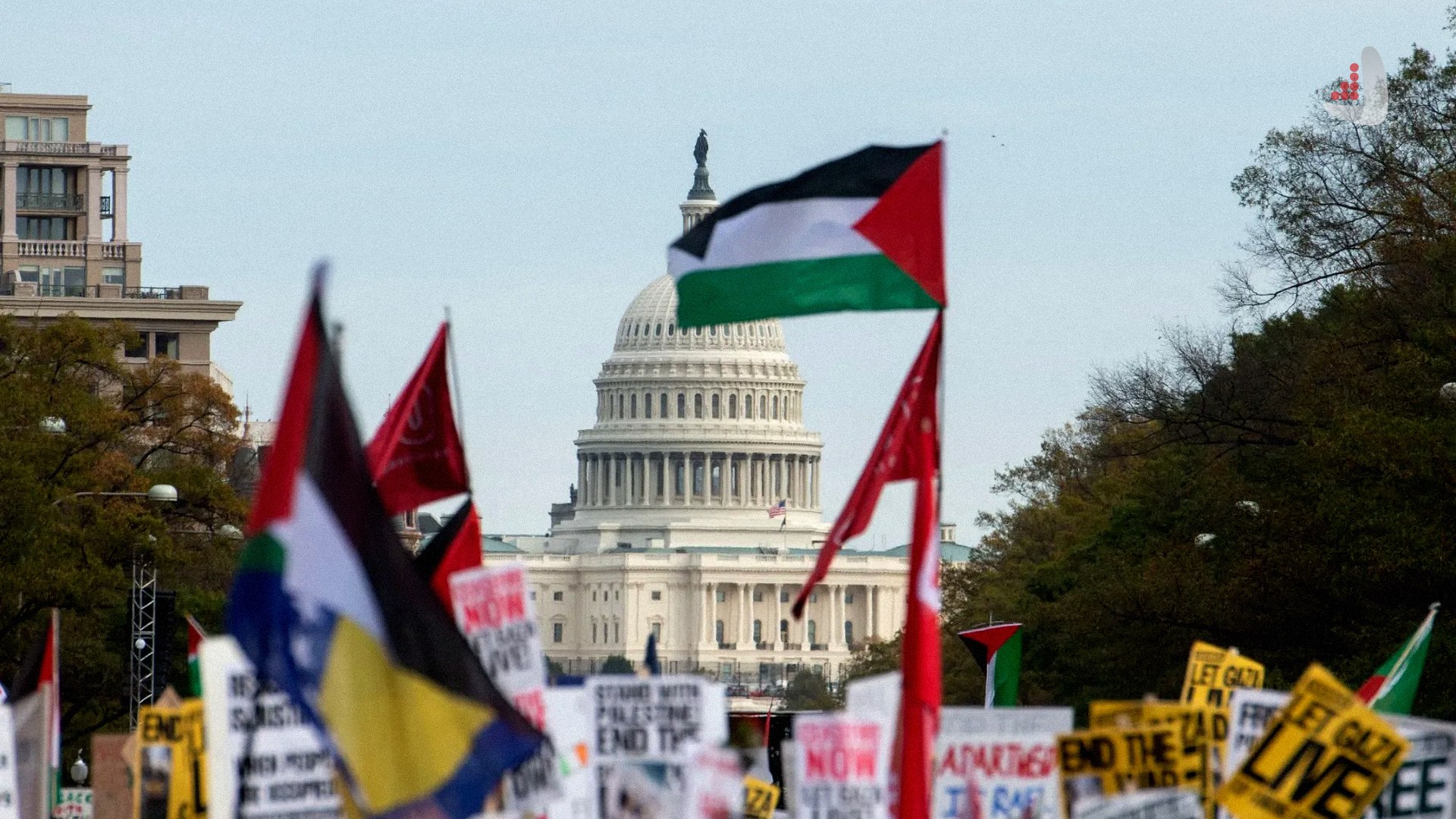 پرچم فلسطین مقابل ساختمان کنگره امریکا