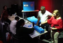 شهروندان اسرائیلی در حال رأی دادن در انتخابات پارلمانی این کشور